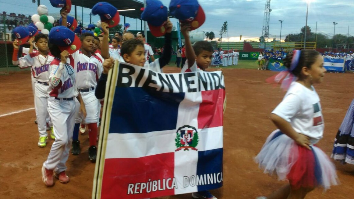 México vence por nocaut a Perú en su debut en CPB