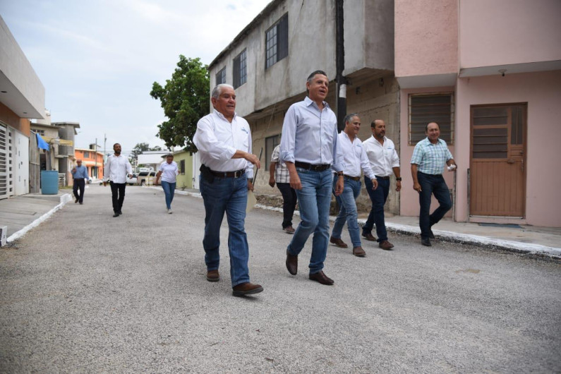 Inaugura Chucho Nader otra vialidad en la colonia Los Pinos