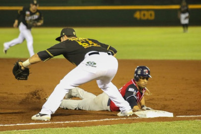Tecolotes vencen 8-3 a los Leones