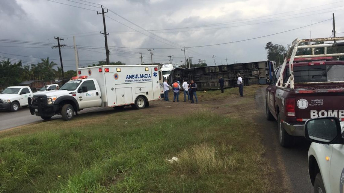 Se vuelca autobús de pasajeros en Altamira