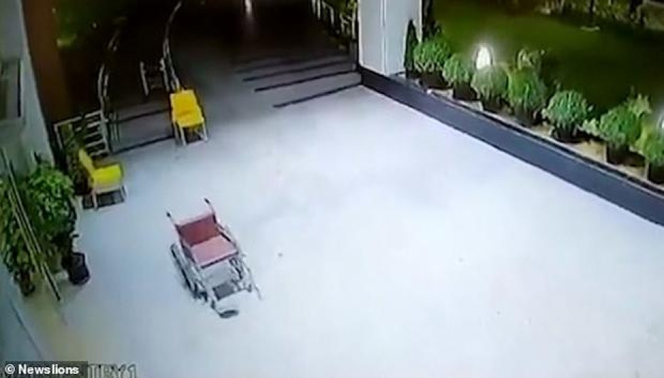 ¡Para morirse de miedo! Captan en video momento aterrador en hospital en India