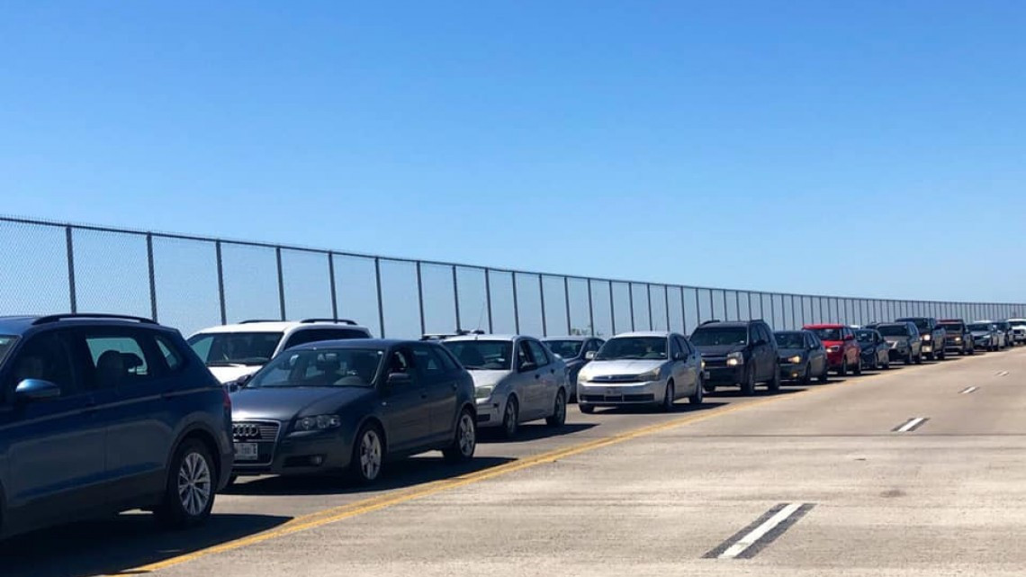 Empleados del Anzaldúas al servicio ante tiempos de espera elevados