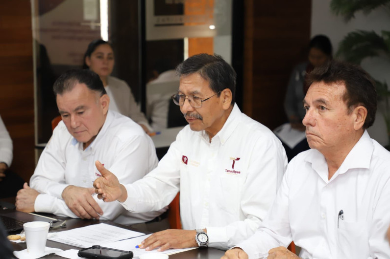 Pide Salud a la población no medicarse y actuar contra el dengue