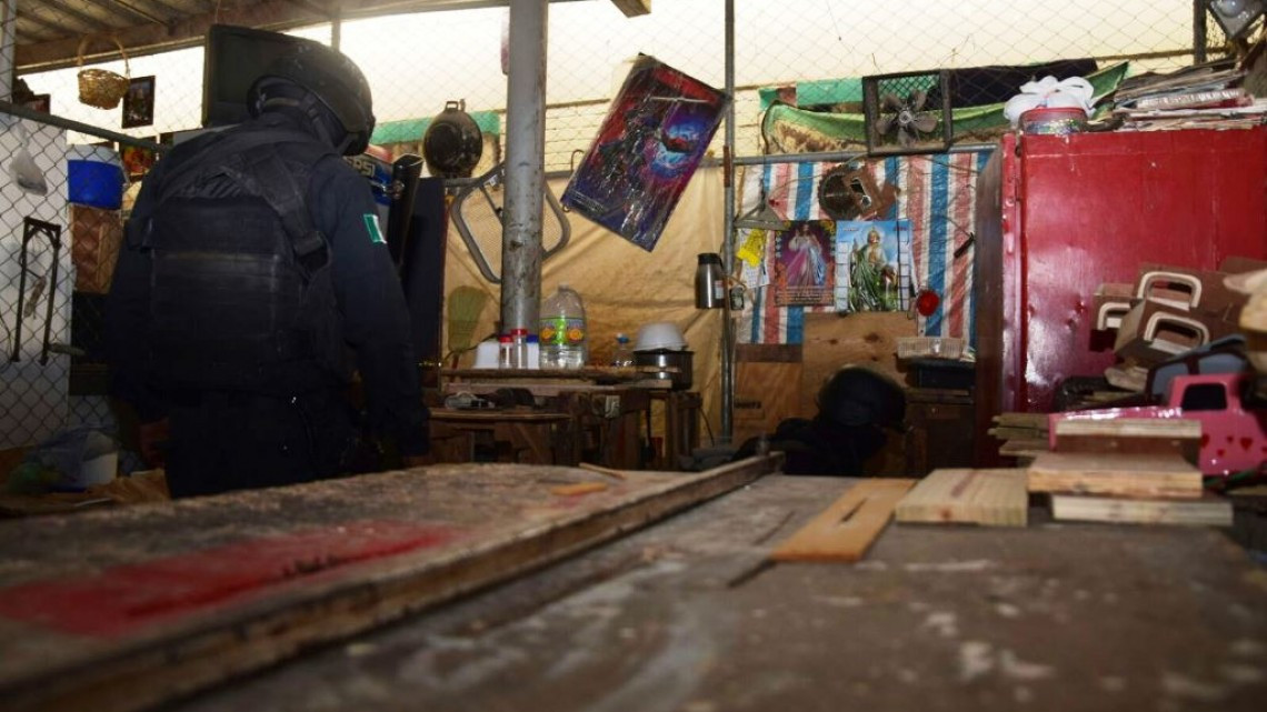 Armas drogas y gallos de pelea encuentran en Cedes de Nuevo Laredo