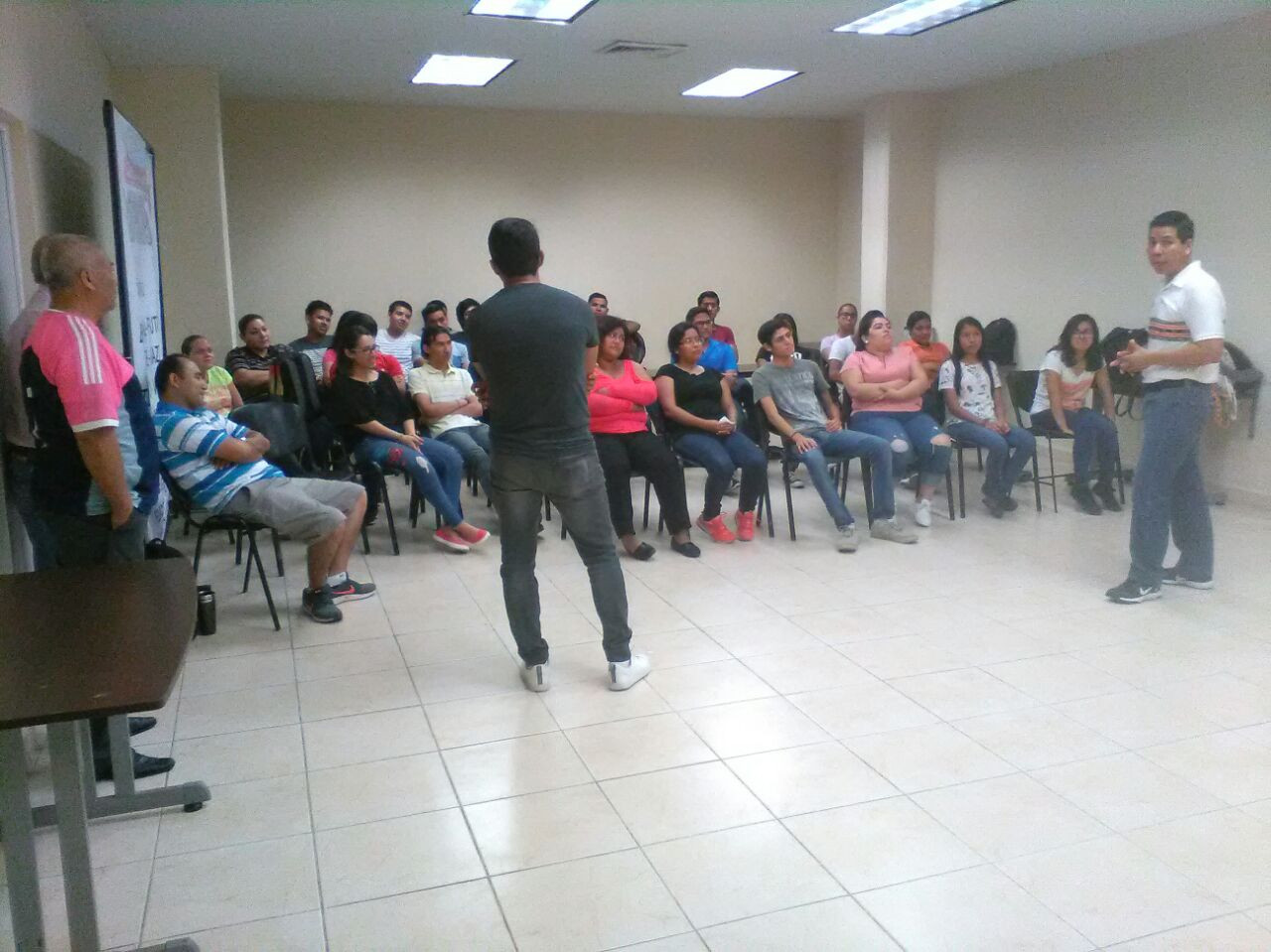 Capacitan a personal encargado de campamentos de verano