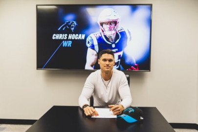Panteras de Carolina firma al receptor Chris Hogan por un año