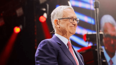 Salinas Pliego afirma que desea pagar su deuda con el SAT en 10 días; exhibe en carta acuerdo con AMLO 