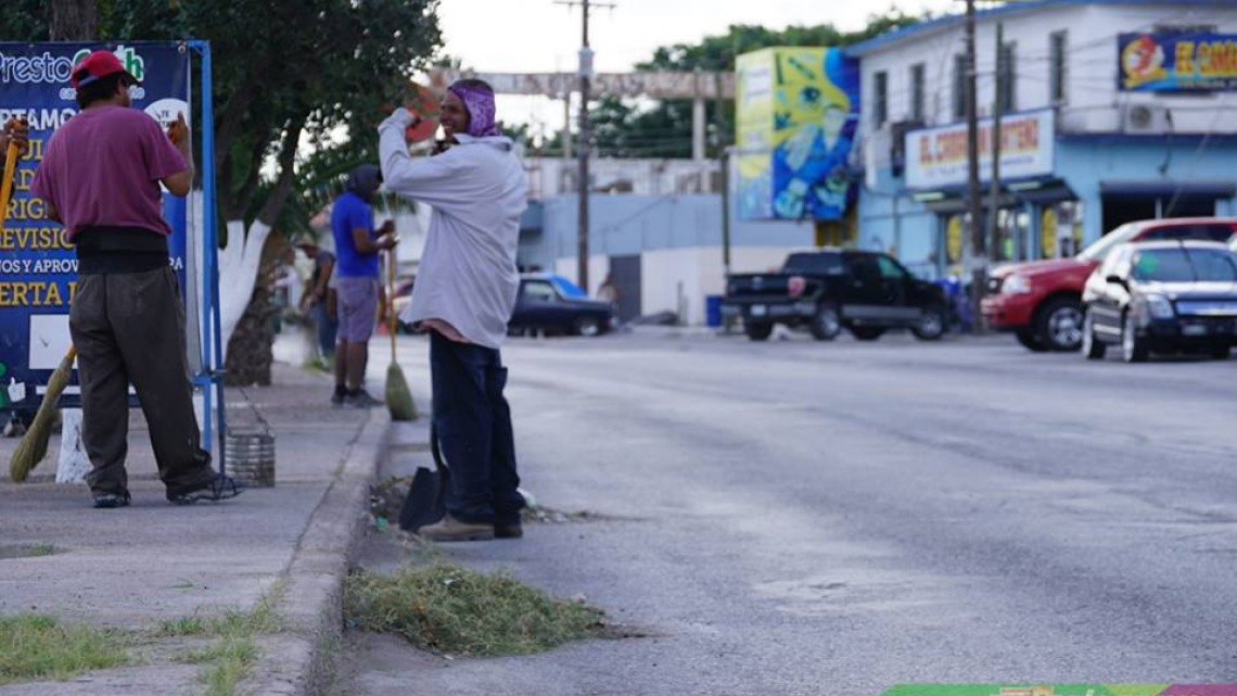 Cuadrillas realizan labores de limpieza
