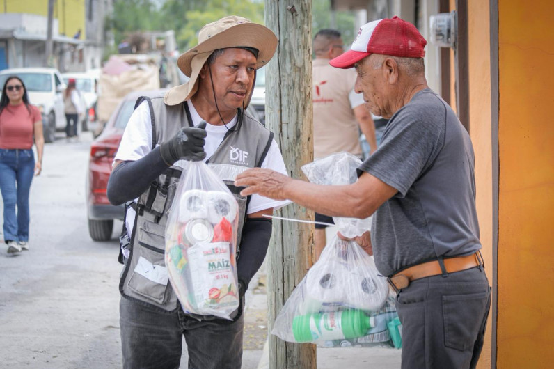 Continúa DIF Tamaulipas entregando apoyos a familias afectadas por lluvias e inundaciones en la frontera