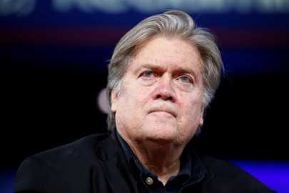Renuncia Steve Bannon el controversial asesor de Trump 