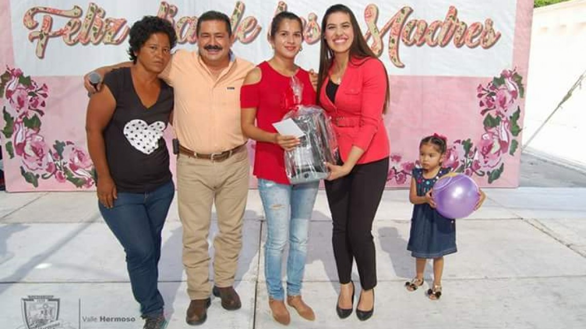 Festejan el "Día de la madres" en el Poblado el Realito