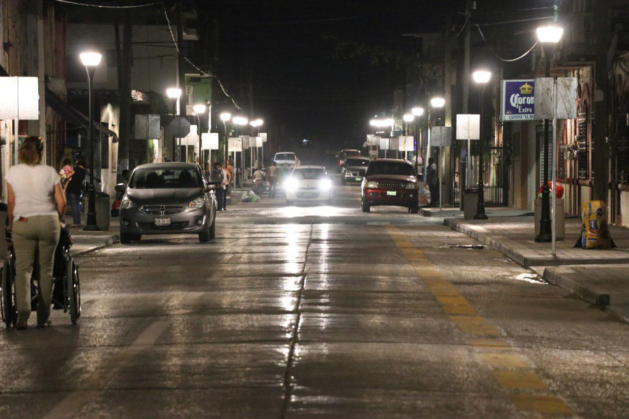 Activa gobierno municipal cinco circuitos eléctricos en la zona centro de Tampico