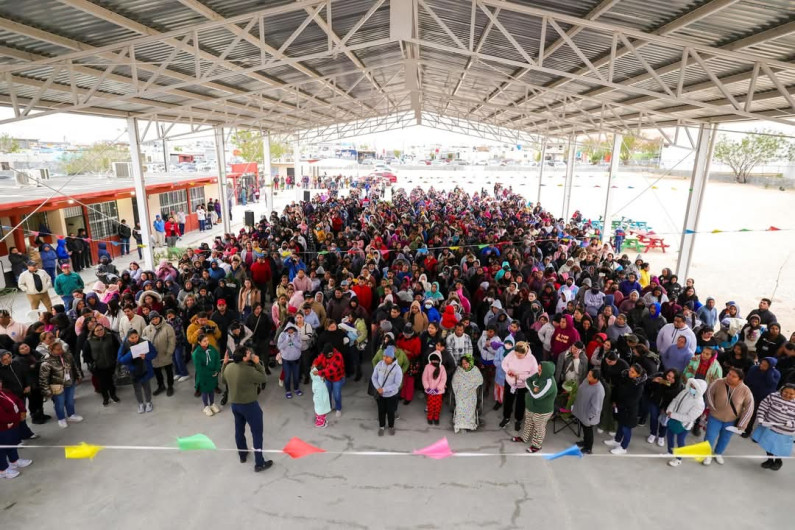Entregó Carlos Peña Ortiz apoyos para una educación Imparable