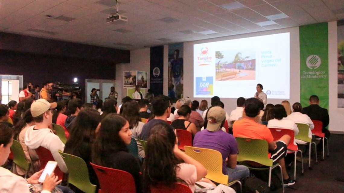 Asiste alcaldesa a evento Reto TAM 2017