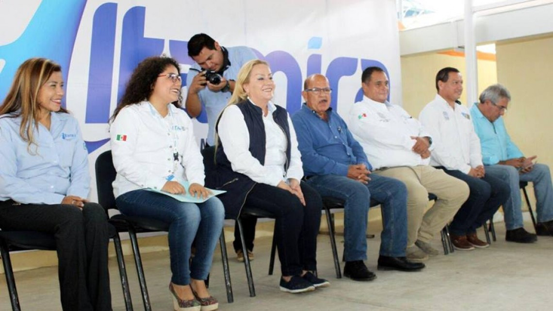 Entregan cubierta metálica en jardín de niños