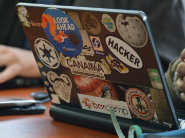 Facebook te da una beca para que aprendas a programar