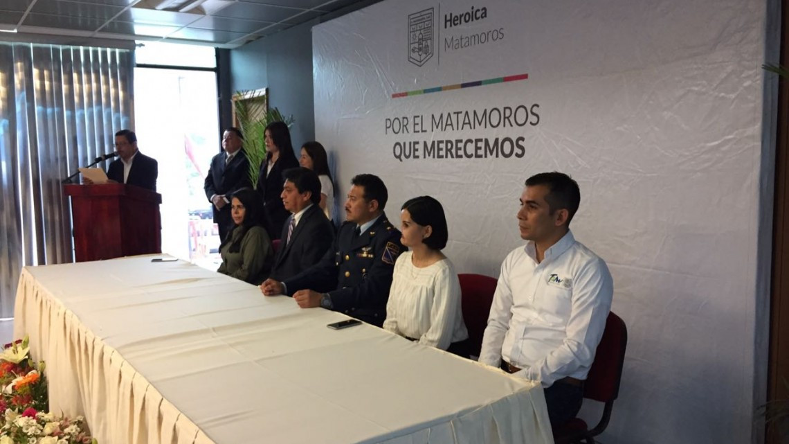 Empleados municipales concluyen primaria y secundaria