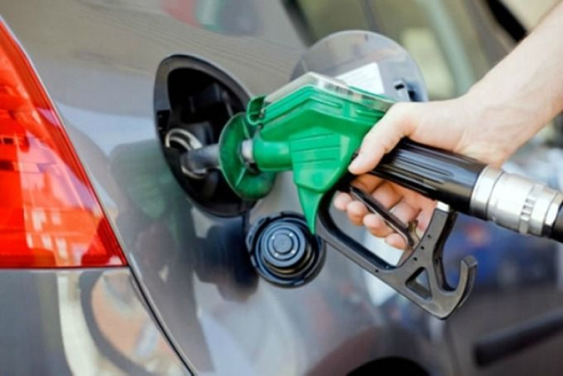 Precio de gasolina magna bajará dos centavos este viernes
