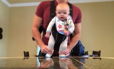 Viral: bebé baila como Michael Jackson