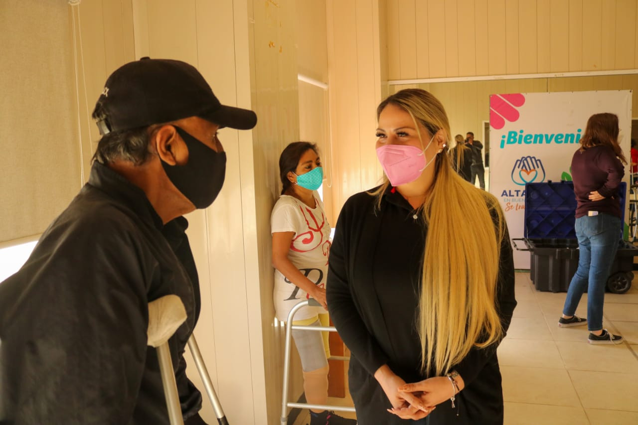 Entregan DIF Tamaulipas y DIF Altamira prótesis de extremidades