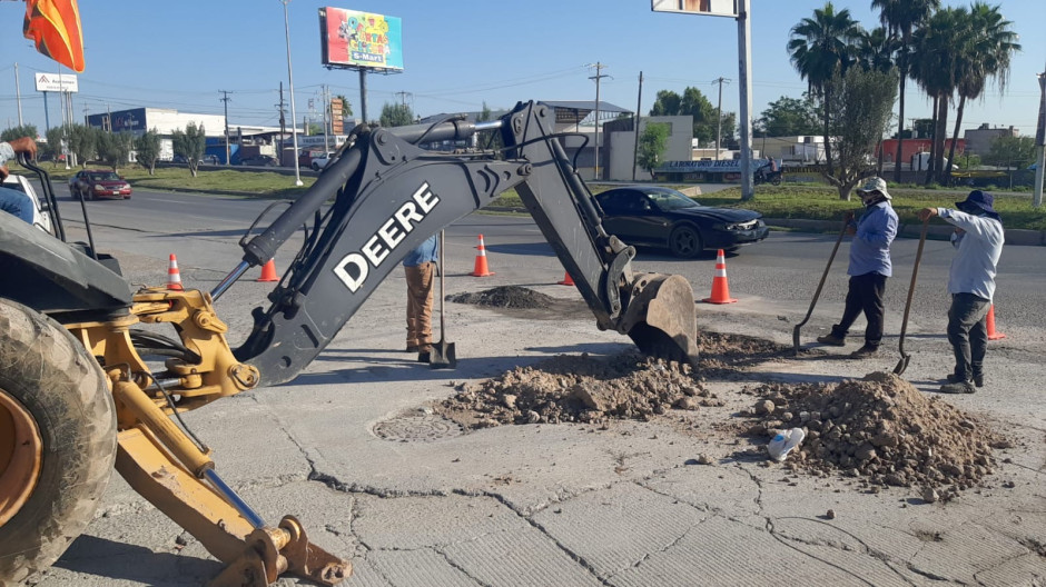 Concluyó COMAPA rehabilitación de drenaje sanitario en colonia Presa la Laguna