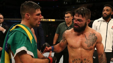 Mike Perry sufre lesión durante pelea