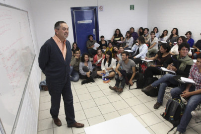 Asamblea Constituyente aprueba derecho a educación obligatoria del nivel básico a superior