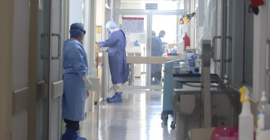 CDMX continuará en semáforo rojo: menos de mil camas disponibles