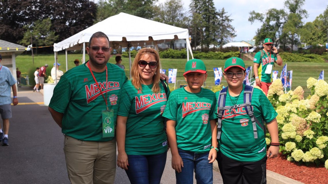 Confían familias en el triunfo de México