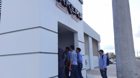 Obreros paran labores en Arkema