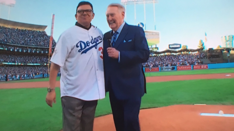 Fernando Valenzuela abre el segundo juego de la Serie Mundial