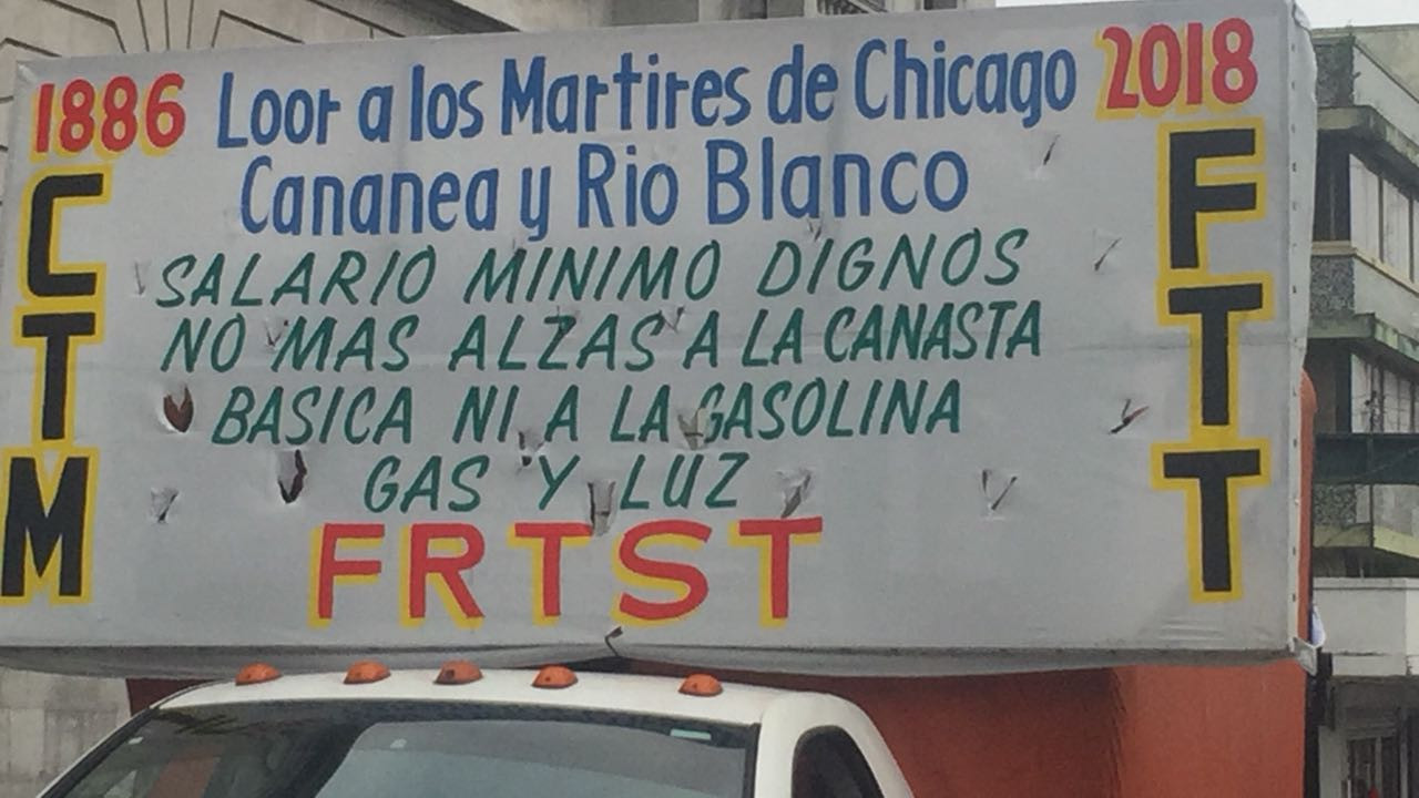 Desfilan 18 mil trabajadores por el día del trabajo