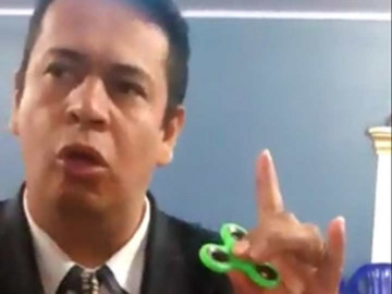 “Fidget Spinner” es el juguete del diablo: asegura un pastor 