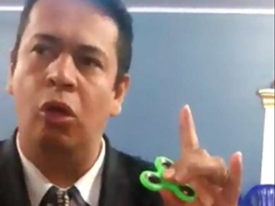 “Fidget Spinner” es el juguete del diablo: asegura un pastor 