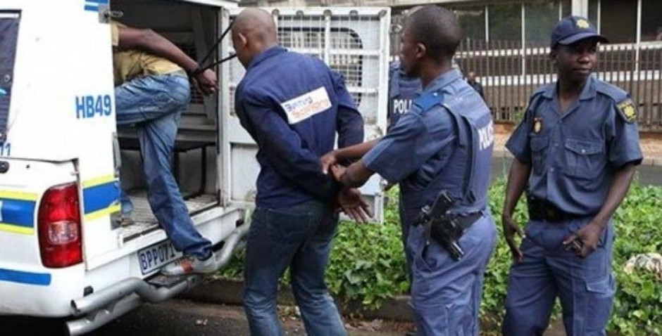 Detienen a 5 personas en Sudáfrica por caso de canibalismo