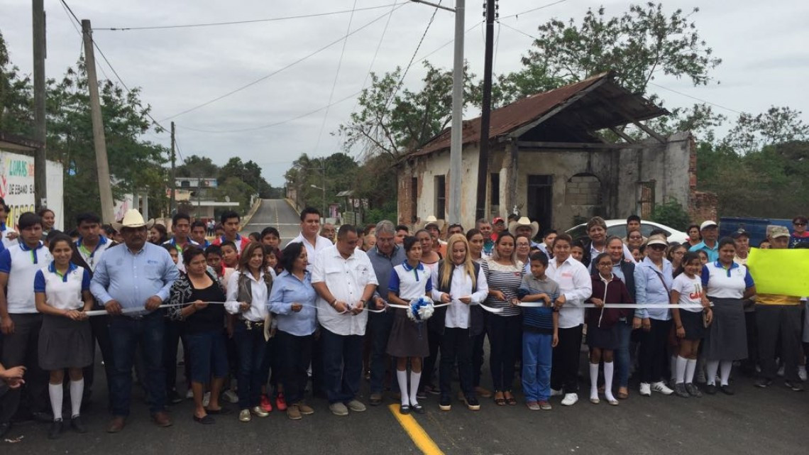 Realizan obras de pavimentación en el sector rural