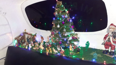 Transforma su mototaxi en trineo y se convierte en el ‘Santa Claus de Juchitán’