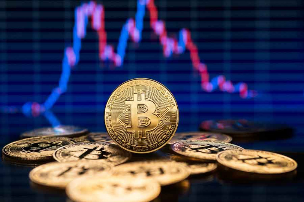 Bitcoin alcanza nuevo record histórico al superar los 100,000 dlls por unidad