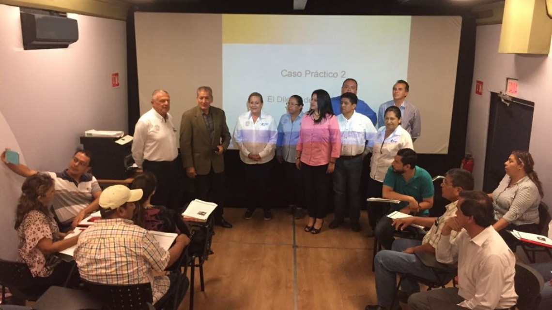 Firma municipio convenio Nacional Financiera