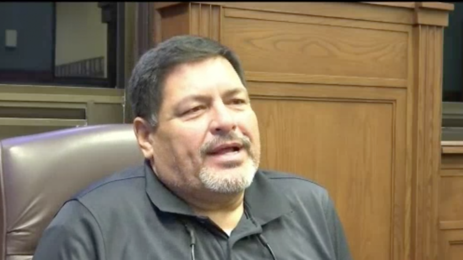 Investigan a policía tras grabaciones filtradas