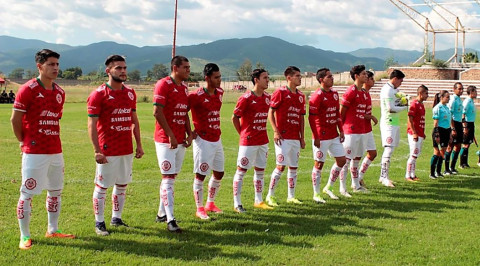 Mineros de Zacatecas bailan "Payaso de Rodeo" para entrenar