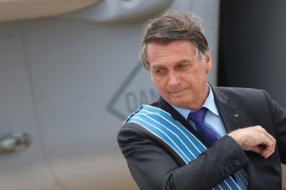 Bolsonaro pide a brasileños ‘dejar de lloriquear’ por muertes de Covid en Brasil