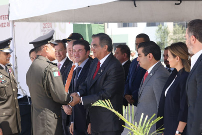 Acude Américo Villarreal a relevos de mandos de la IV Región, 8/a y 48/a Zonas Militares