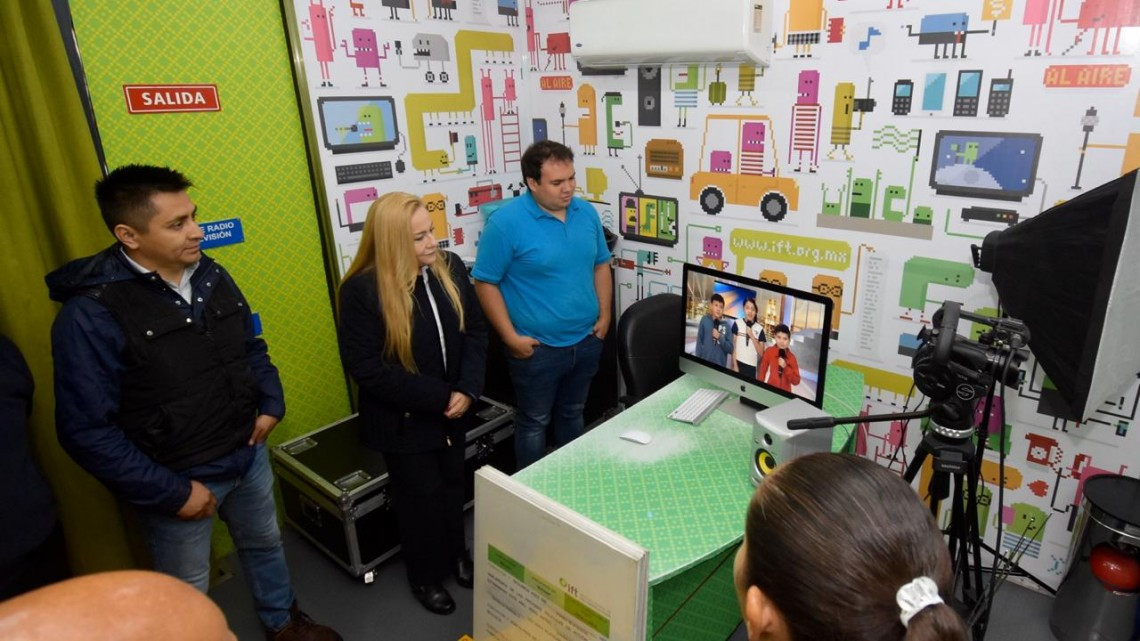 Activa Alcaldesa unidad móvil del Instituto Federal de Telecomunicaciones