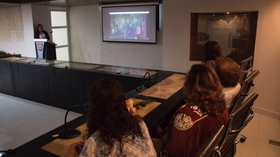 Ayuntamiento entrega reconocimiento a la Dra. Eva Laura Castilleja