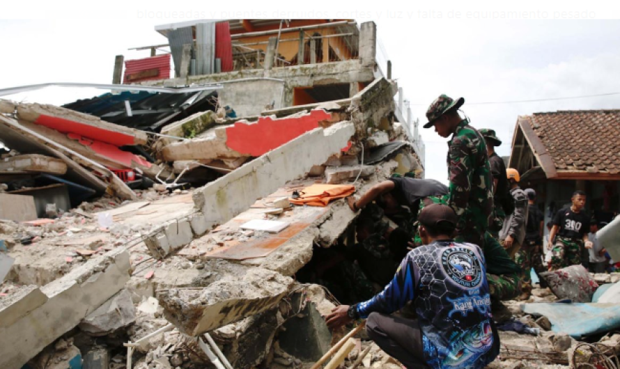 Sube a 268 la cifra de muertos por el sismo en Indonesia