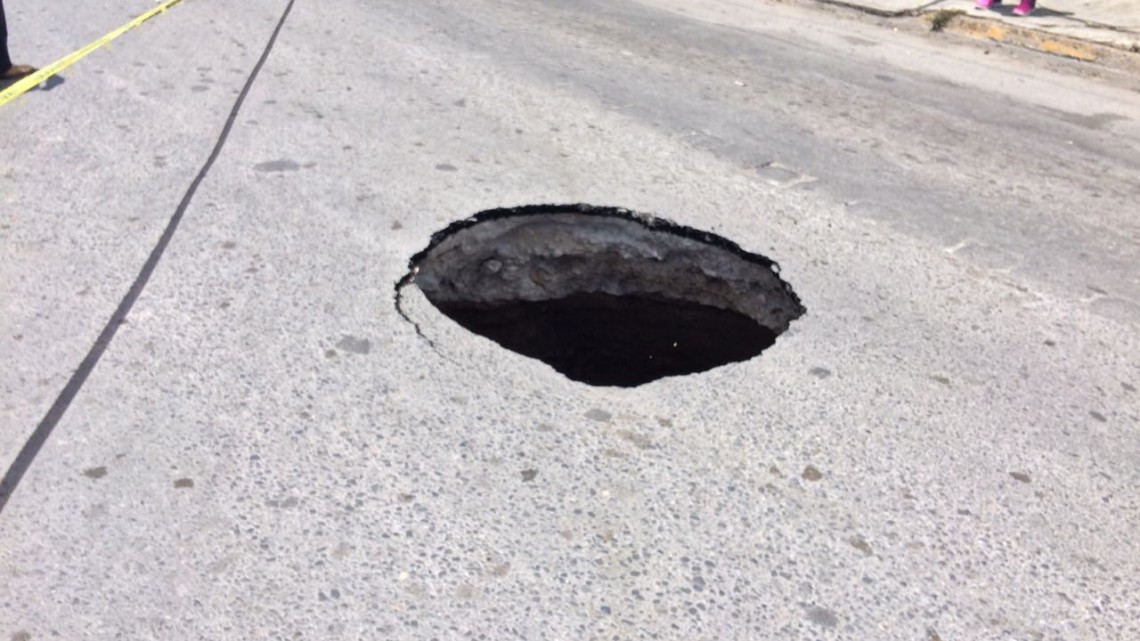 Se registra socavón de 6 metros de profundidad en Matamoros