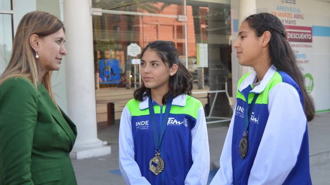 Recibe alcaldesa a Medallistas Regionales de Atletismo