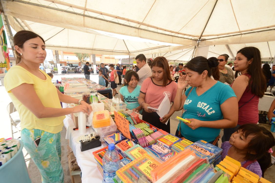 Realizan "Feria de Regreso a Clases 2017"