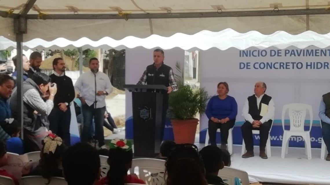 Inicia Chucho Nader nueva obra de pavimentación en la Borreguera